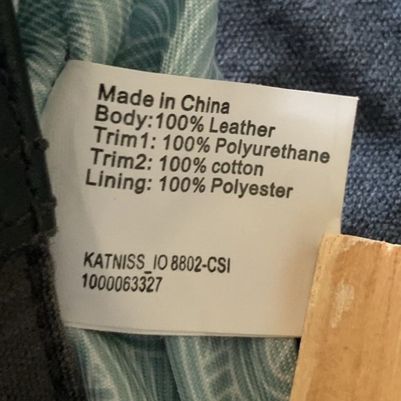 The Sak Navy Blue Leather Crossbody Bag Purse Handbag Zipper Pockets Lined inner - Picture 14 of 16